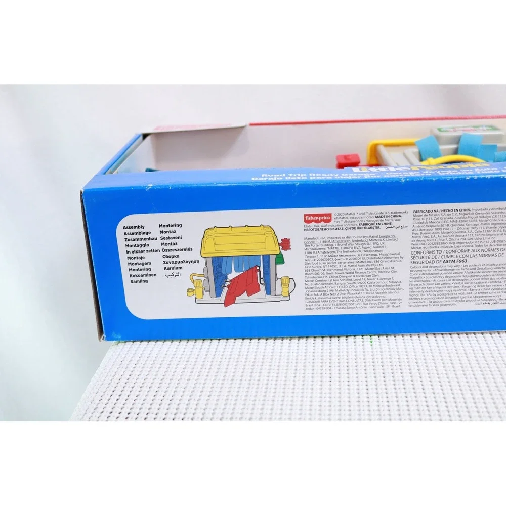 Fisher-Price Little People Road Trip Ready Garage Playset FWB90 New Box Damage